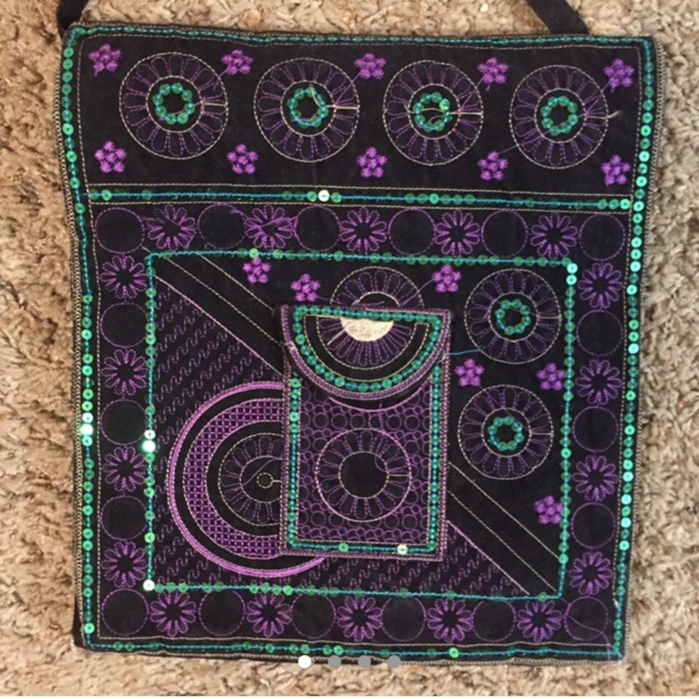 Velvet beaded black cross bag